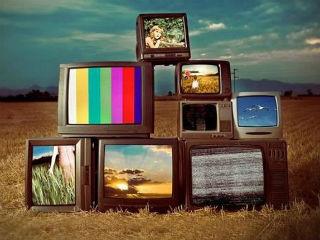  Εξάλλου, το «όραμα» του Τσίπρα είναι η επανασύσταση του πάλαι ποτε ένδοξου καραμανλικού εργολαβικού υπερκράτους, που στην ουσία υπήρξε και η σοβαρότερη αιτία χρεοκοπίας του μεταπολεμικού ελληνικού κράτους. Αυτό, όμως, ο Τσίπρας ούτε το γνωρίζει αλλά ούτε και θέλει να το καταλάβει. Ο άνθρωπος δεν ασχολείται με τέτοιες λεπτομέρειες… Ζει και αναπνέει για την εξουσία και μόνον αυτήν.